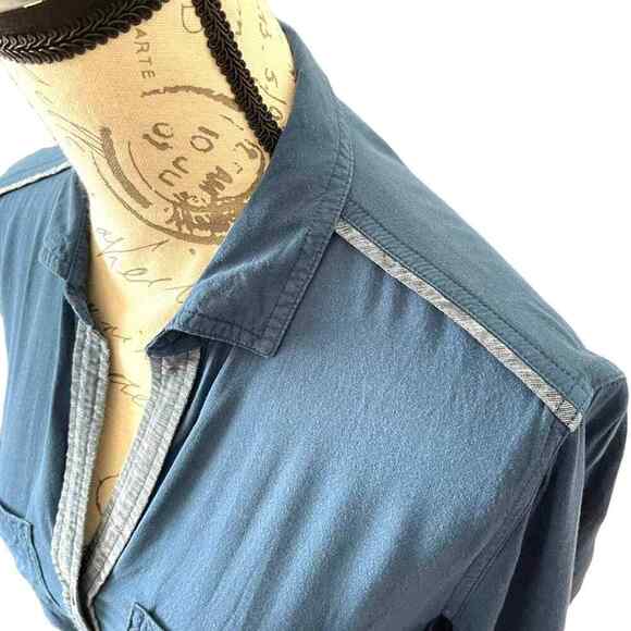 Rock & Republic Blue Roll Sleeve Button Front Shirt V-Neck Size XS - Picture 4 of 8